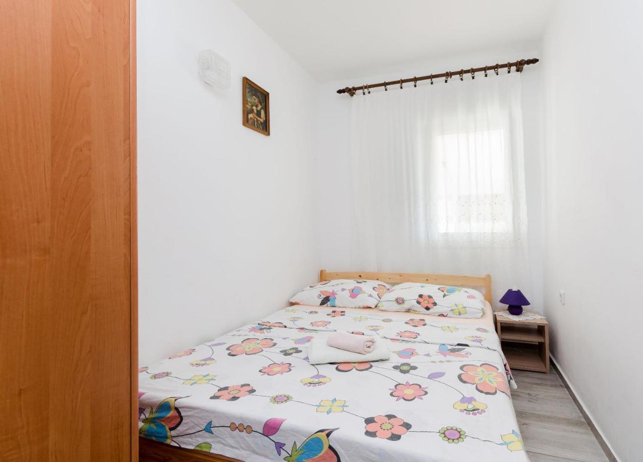 Apartments Danica Лопар Экстерьер фото
