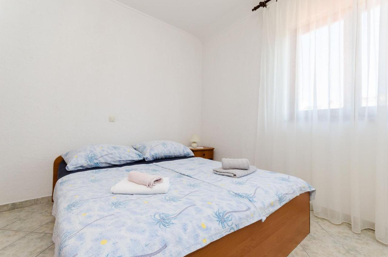 Apartments Danica Лопар Экстерьер фото