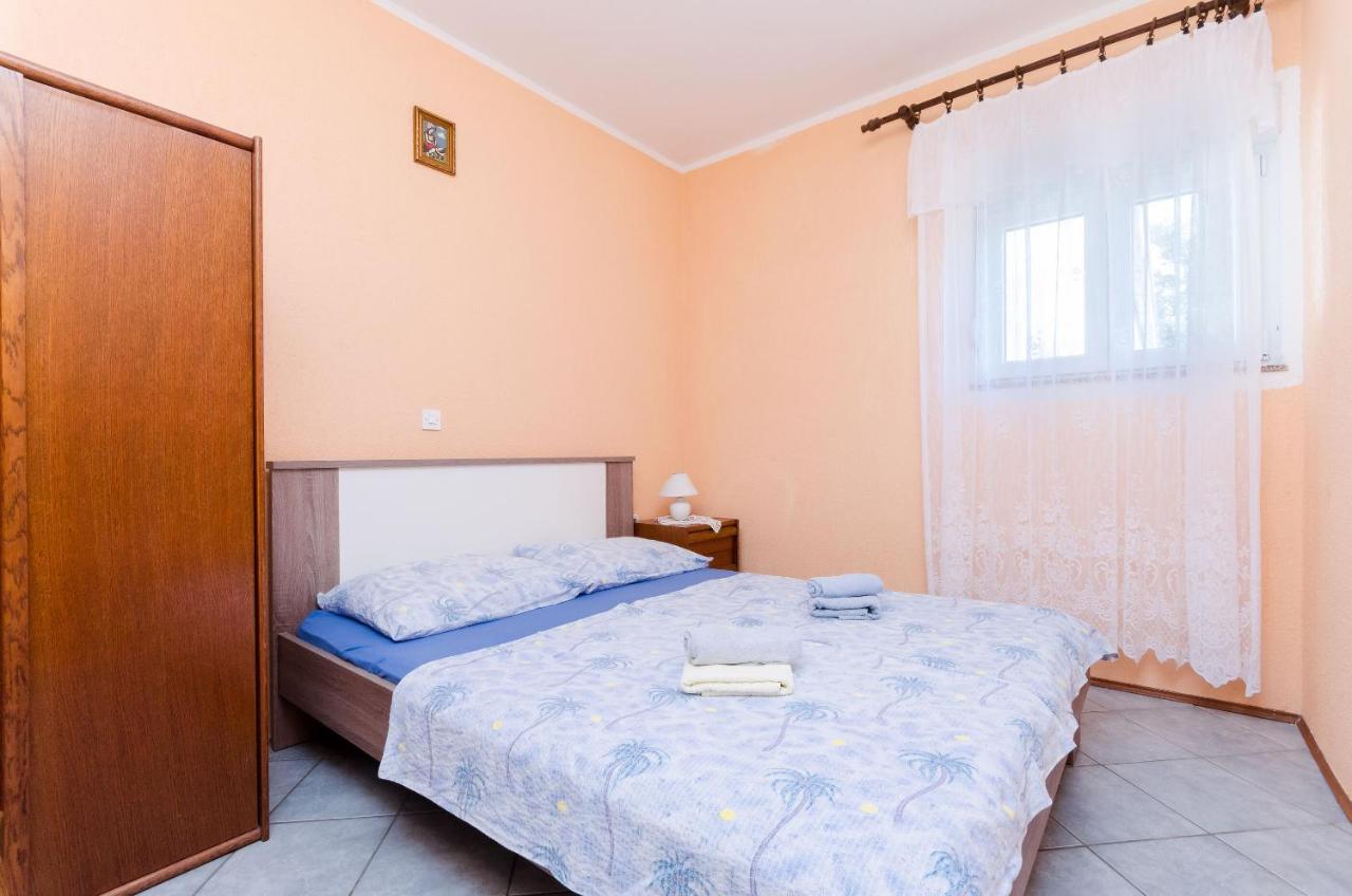 Apartments Danica Лопар Экстерьер фото