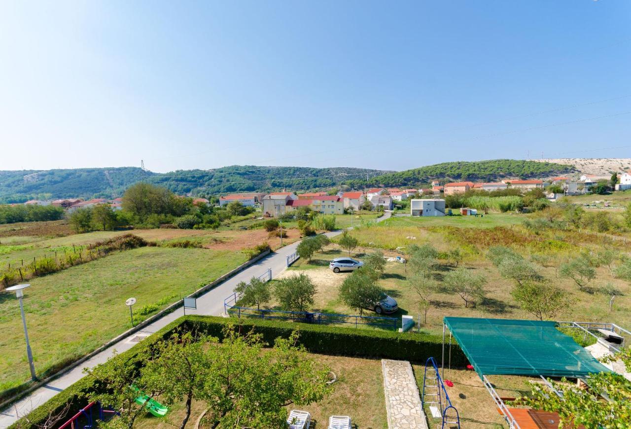 Apartments Danica Лопар Экстерьер фото