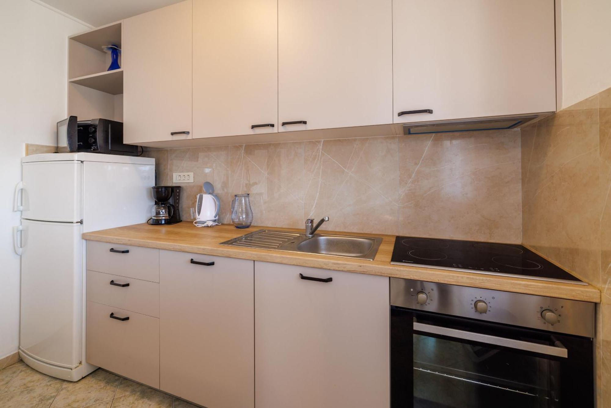 Apartments Danica Лопар Экстерьер фото