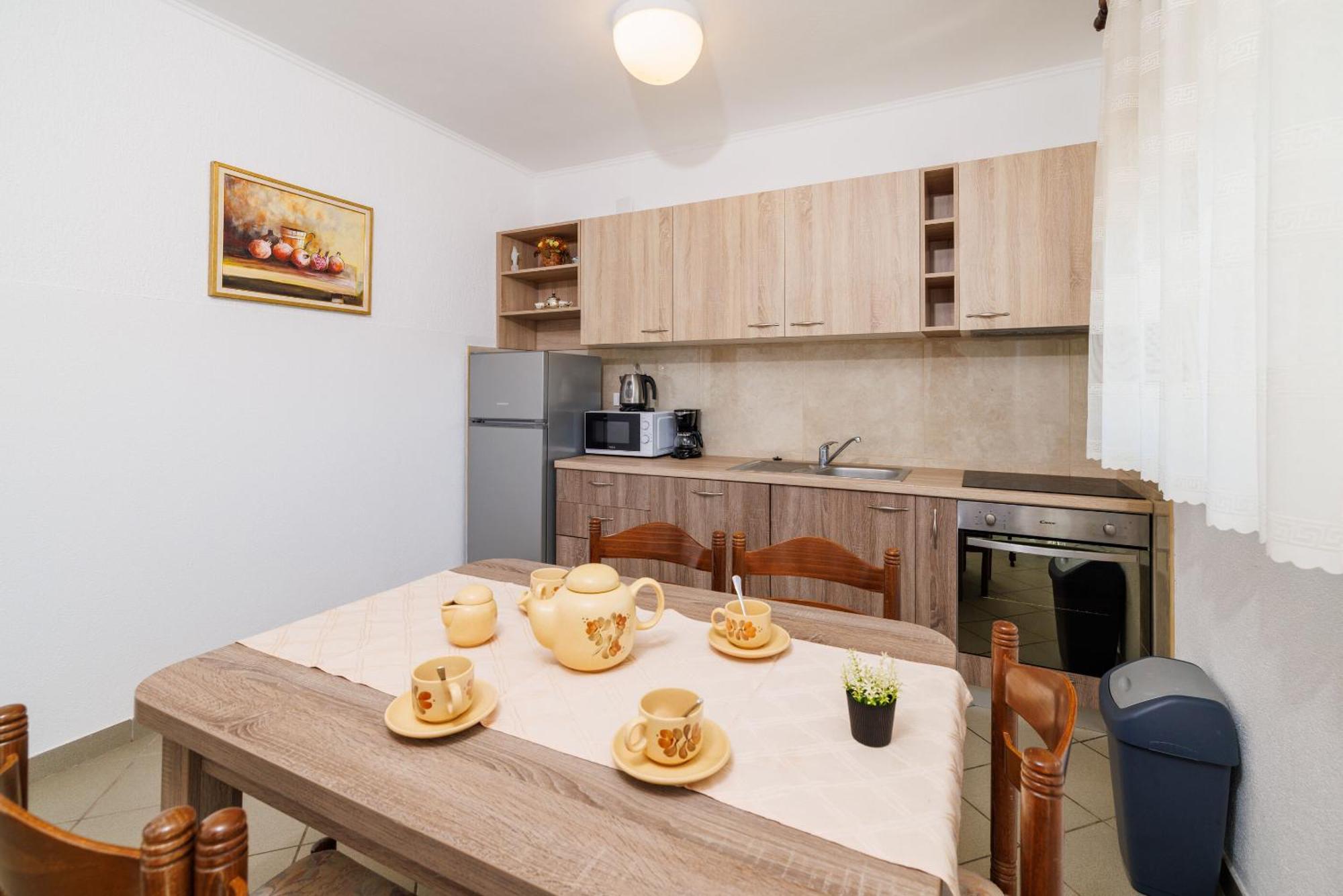 Apartments Danica Лопар Экстерьер фото